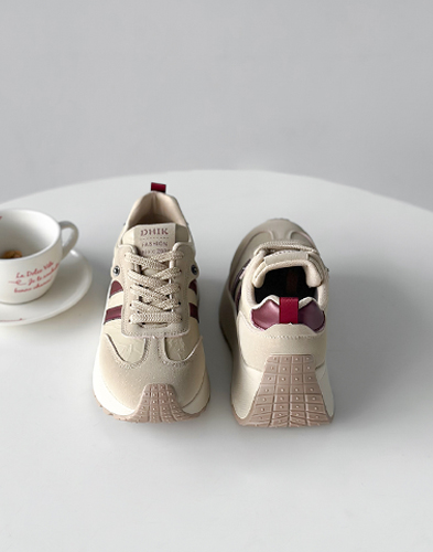 깔끔한 코리아 무드 러닝 스니커즈 데일리 스포츠 감성 (상품번호: KS-7124)