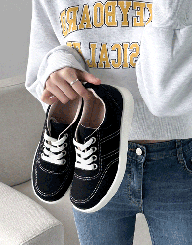 트렌디한 두툼 플랫폼 스니커즈 다리가 길어 보이는 핏 (상품번호: HK-5591)