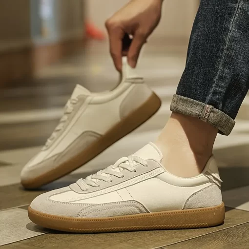 어떤 스타일에도 잘 어울리는 심플하고 모던한 캐주얼화 1A8ZG3