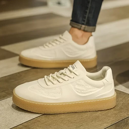 사계절 내내 편안하게 신을 수 있는 베이직 스타일 슈즈 1A8ZG0